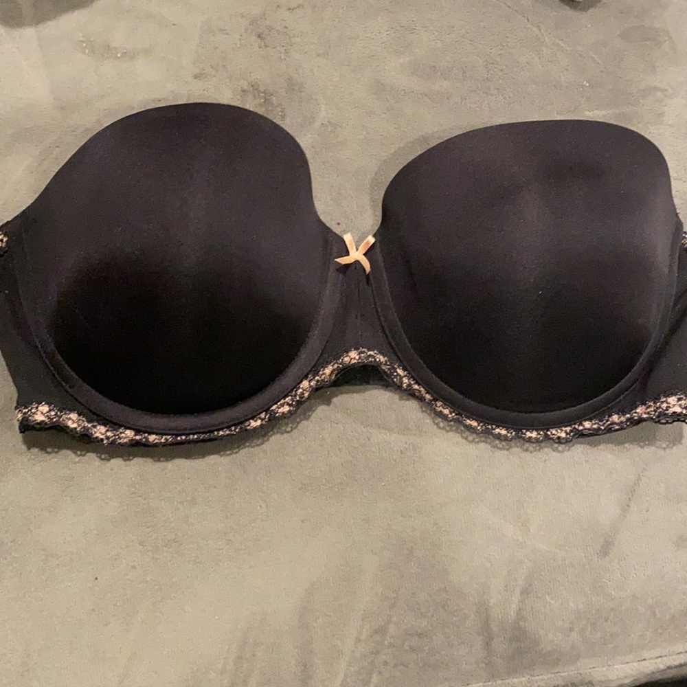 B.Tempt'd by Wacoal Strapless Push Up Bra